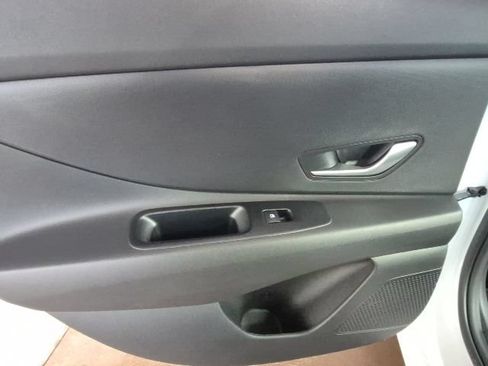 New 2026 Hyundai Elantra Hybrid FWD image 12