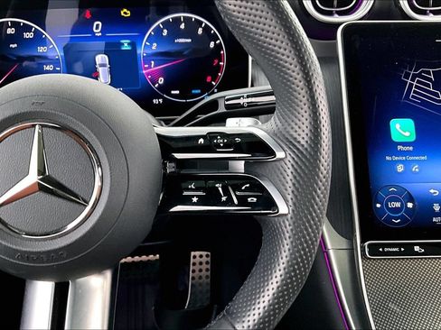 Used 2025 Mercedes-Benz GLC 300 image 27