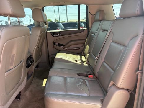 Used 2015 GMC Yukon XL SLT w/ Open Road Package AWD/4WD image 16