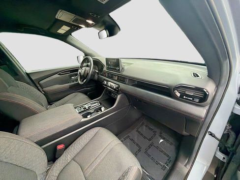 Certified 2024 Honda Pilot Sport image 32