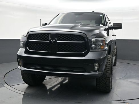 Used 2017 RAM 1500 Express w/ Black Ram 1500 Express Group AWD/4WD image 8