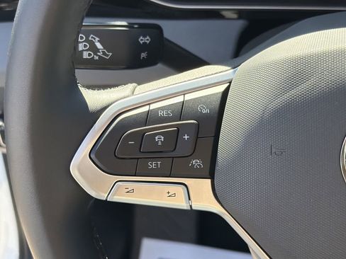 Used 2025 Volkswagen Jetta SE image 25