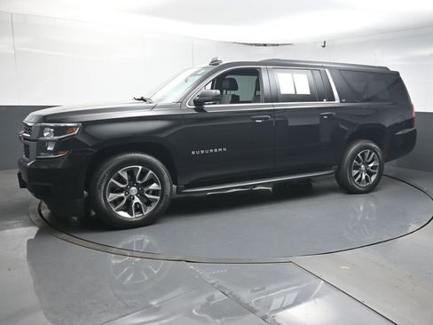 Used 2020 Chevrolet Suburban LT image 4