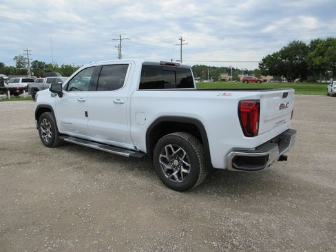 New 2026 GMC Sierra 1500 SLT w/ SLT Premium Plus Package AWD/4WD image 9