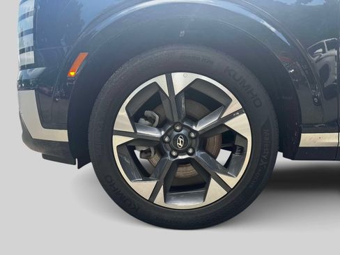 Certified 2026 Hyundai Palisade Limited AWD/4WD image 9