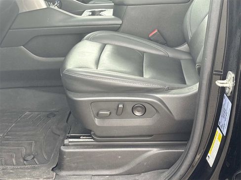 Used 2022 Chevrolet Tahoe Z71 w/ Luxury Package image 28