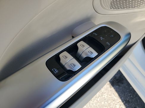 Certified 2025 Mercedes-Benz C 300 Sedan image 17