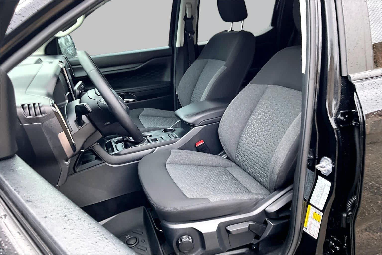 Used 2025 Ford Ranger XLT w/ Black Appearance Package RWD image 10