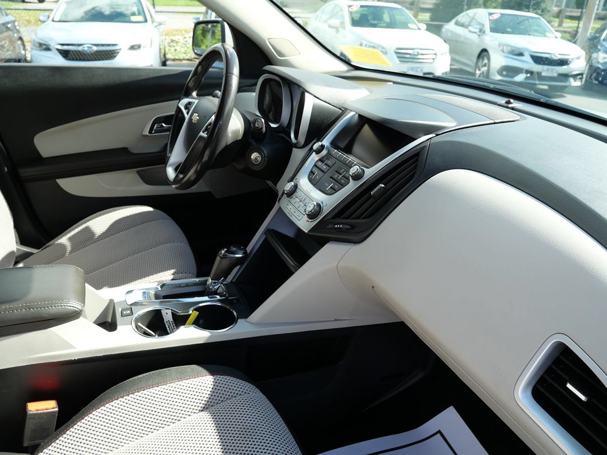 Used 2017 Chevrolet Equinox LT w/ Convenience Package AWD/4WD image 28