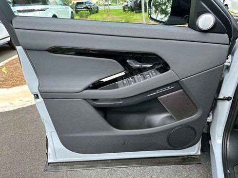 Used 2024 Land Rover Range Rover Evoque Dynamic SE image 14