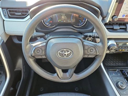 Used 2023 Toyota RAV4 XLE image 17