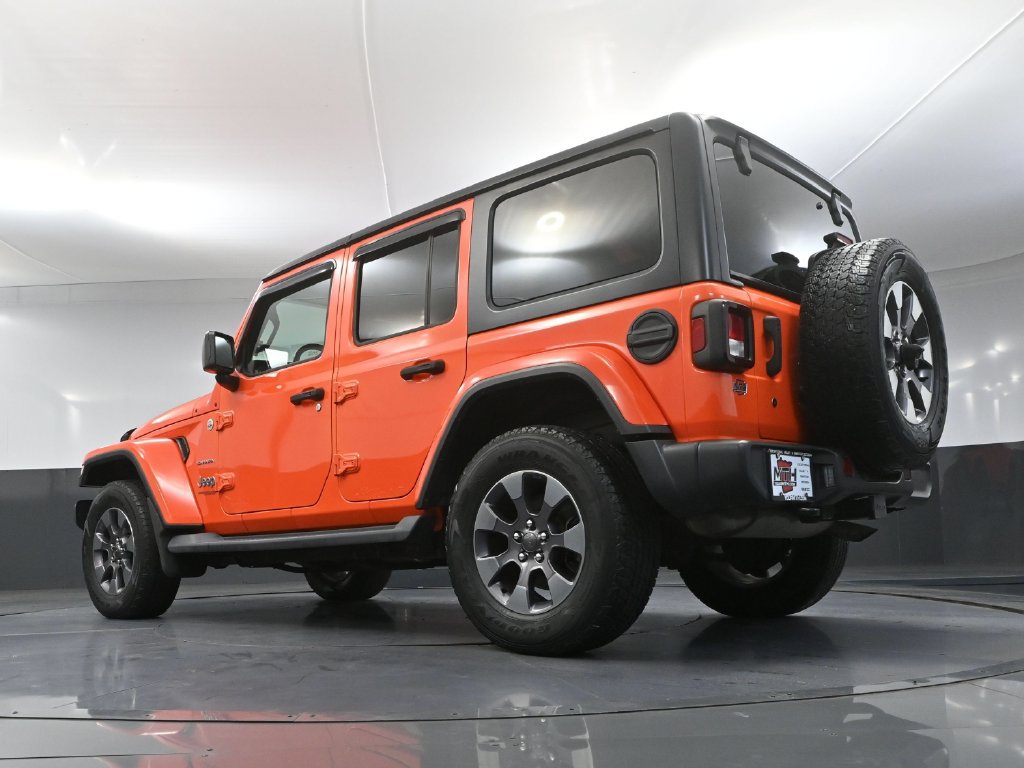 Used 2018 Jeep Wrangler Unlimited Sahara w/ Dual Top Group AWD/4WD image 39