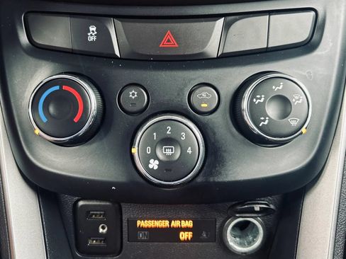 Used 2020 Chevrolet Trax LS FWD image 15