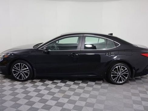 Used 2026 Toyota Camry XLE FWD image 5