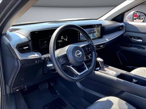 Certified 2025 Nissan Kicks SV FWD image 16