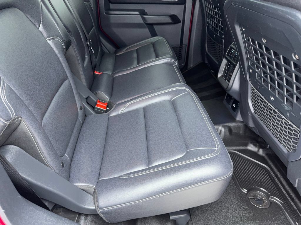 Used 2025 Ford Bronco Badlands AWD/4WD image 46