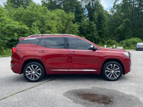 Used 2019 GMC Terrain Denali w/ Advanced Safety Package image 2