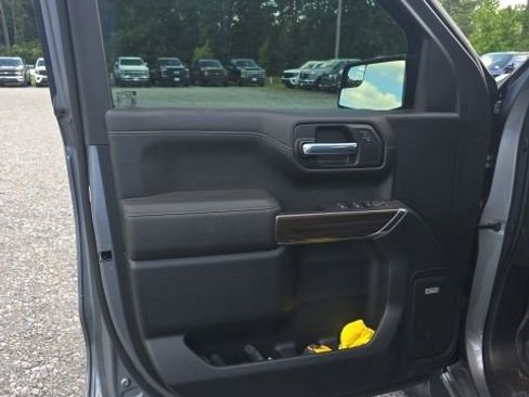 Used 2021 Chevrolet Silverado 1500 LT Trail Boss w/ Convenience Package II AWD/4WD image 9