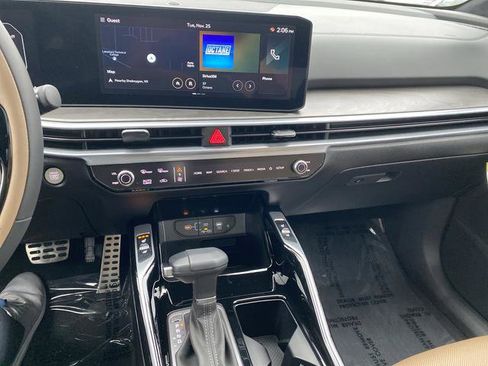 New 2026 Kia Sorento SX Prestige w/ Olive Brown Leather Package image 9