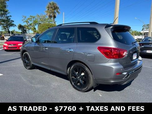 Used 2018 Nissan Pathfinder SL w/ Midnight Edition Package image 4