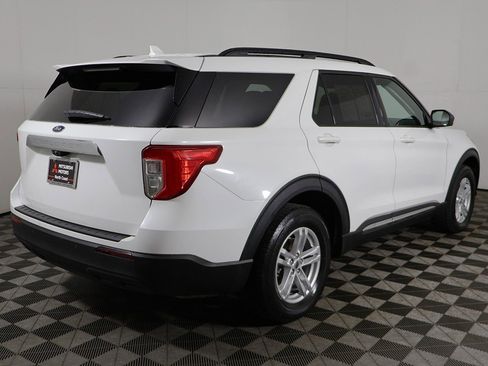 Used 2022 Ford Explorer XLT image 10