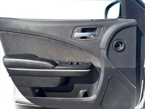 Used 2019 Dodge Charger SXT image 14