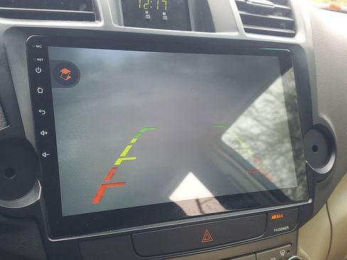 Used 2010 Toyota Highlander Base image 25