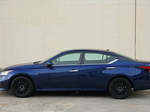 Used 2019 Nissan Altima 2.5 S FWD image 41