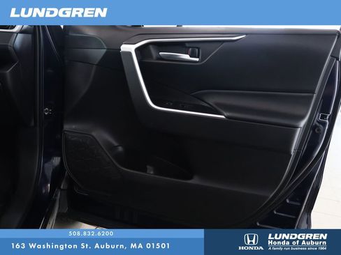 Used 2022 Toyota RAV4 XLE Premium AWD/4WD image 16
