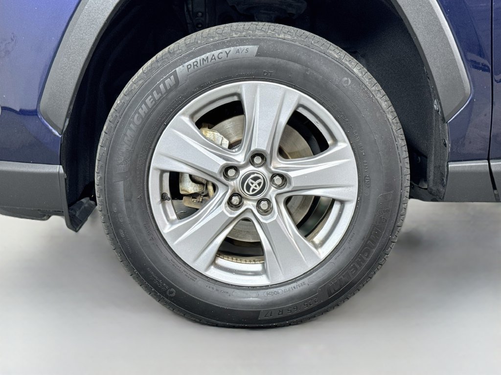 Used 2023 Toyota RAV4 XLE AWD/4WD image 8