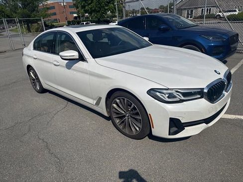 Used 2022 BMW 530i xDrive w/ Convenience Package AWD/4WD image 3