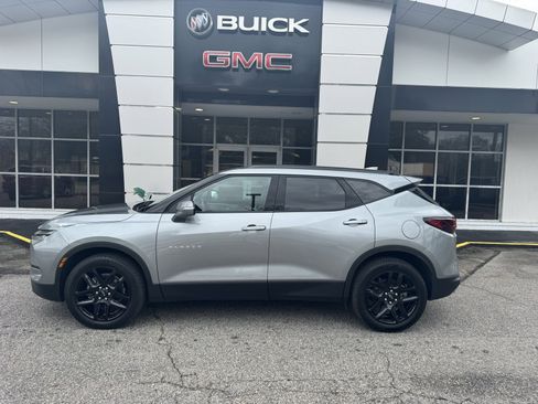 Certified 2025 Chevrolet Blazer LT image 2