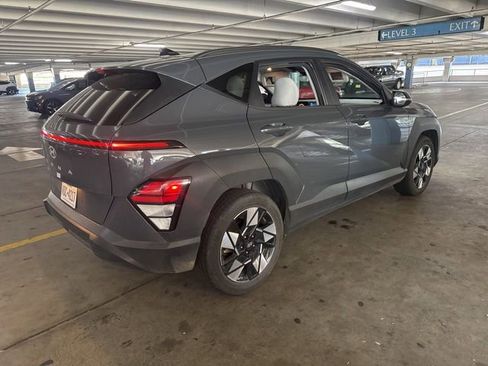Used 2024 Hyundai Kona SEL image 3