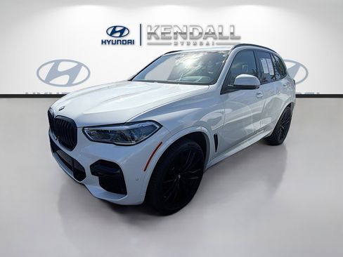 Used 2022 BMW X5 M50i w/ Executive Package AWD/4WD image 3