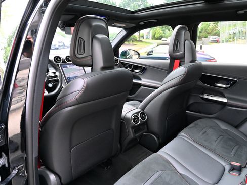 Used 2024 Mercedes-Benz GLC 43 AMG 4MATIC image 35