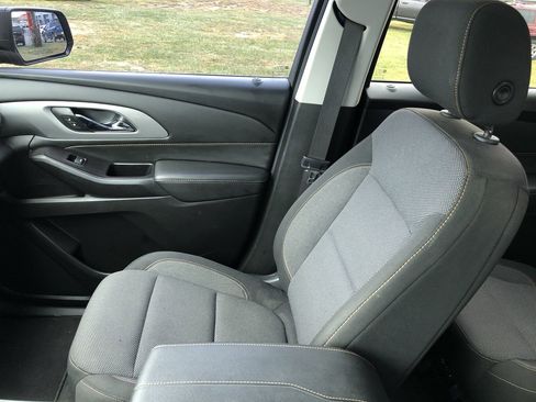 Used 2020 Chevrolet Traverse LT w/ LPO, Cargo Package image 23