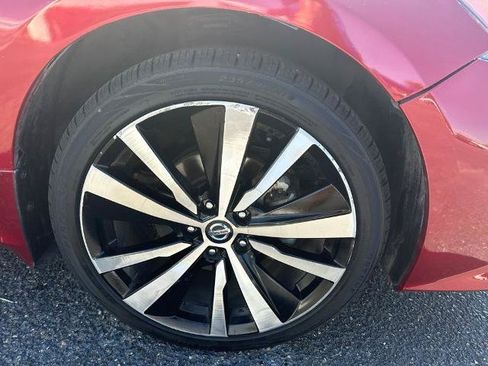Used 2022 Nissan Altima 2.5 SR FWD image 8