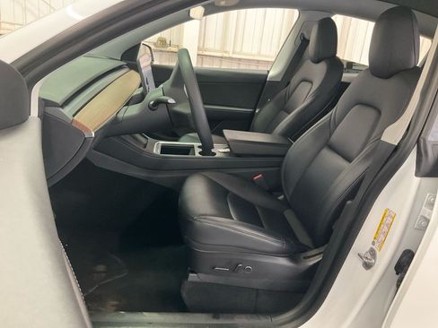 Used 2021 Tesla Model Y Long Range AWD/4WD image 3