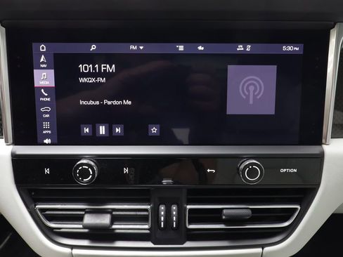 Used 2022 Porsche Macan S image 9