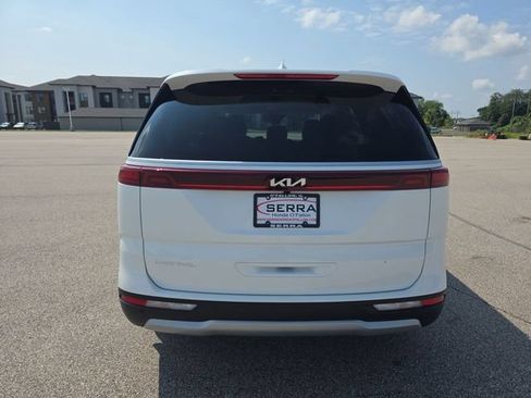 Used 2023 Kia Carnival EX FWD image 12