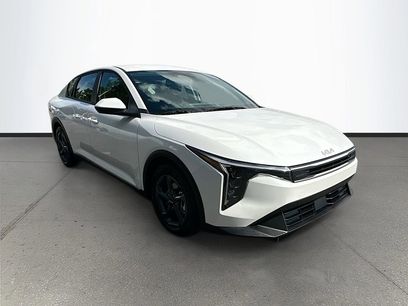 New 2025 Kia K4 LXS