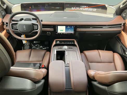 Used 2026 Lincoln Navigator Reserve image 10