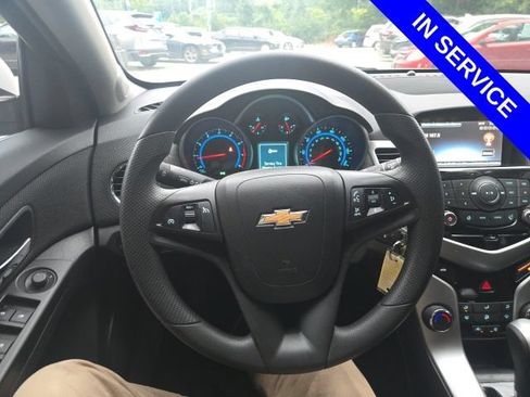 Used 2016 Chevrolet Cruze LT FWD image 5