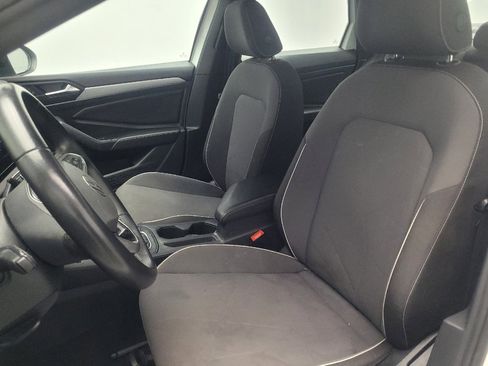 Used 2025 Volkswagen Jetta Sport image 17