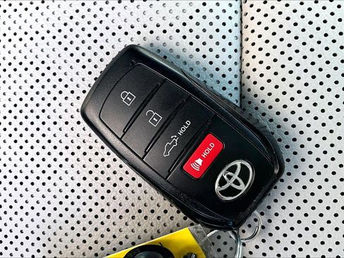 Used 2025 Toyota Tacoma Limited AWD/4WD image 15