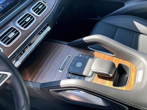 Used 2025 Mercedes-Benz GLE 350 4MATIC image 18