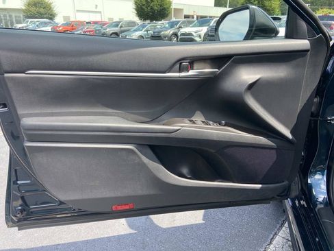 Used 2021 Toyota Camry SE FWD image 16
