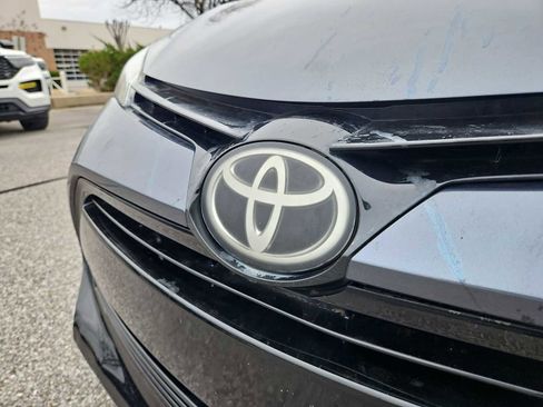 Used 2017 Toyota Corolla LE image 11