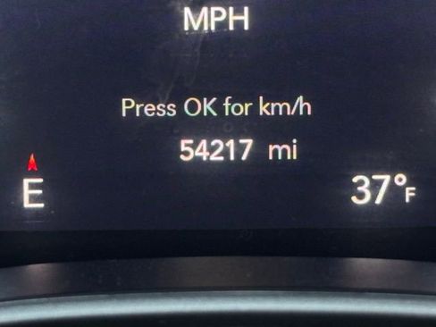 Used 2024 Chrysler Pacifica Touring-L image 31