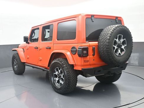 Used 2018 Jeep Wrangler Unlimited Sahara AWD/4WD image 4
